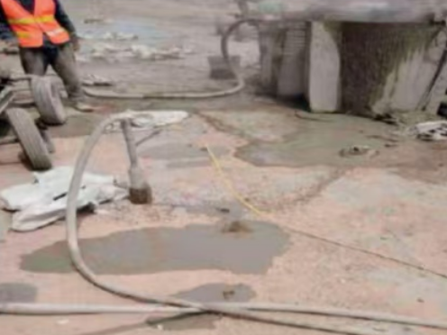 宽城水泥混凝土路面板底注浆技术 路面脱空注浆整治方案